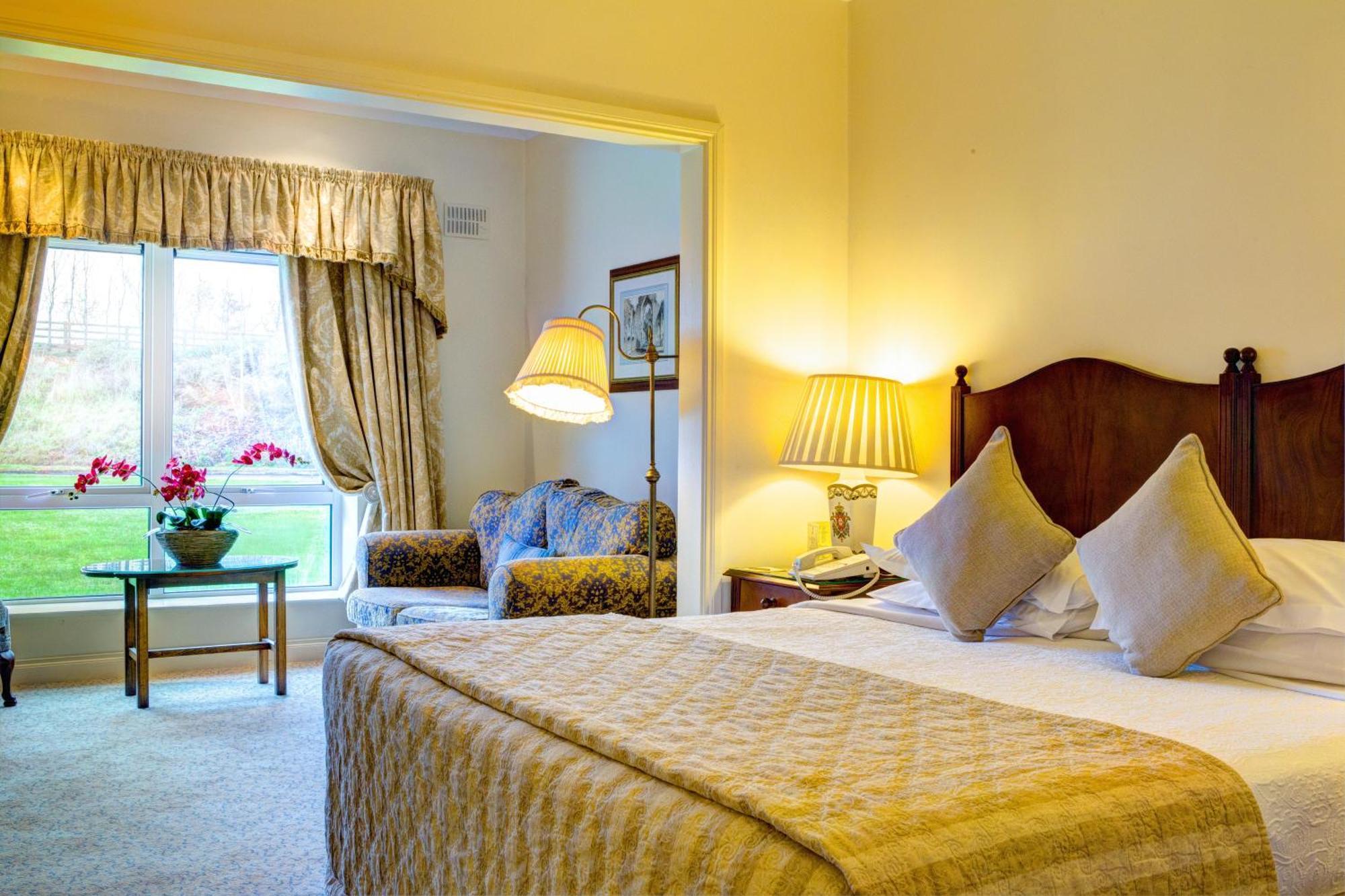 The Keadeen Hotel นิวบริดจ์ ภายนอก รูปภาพ